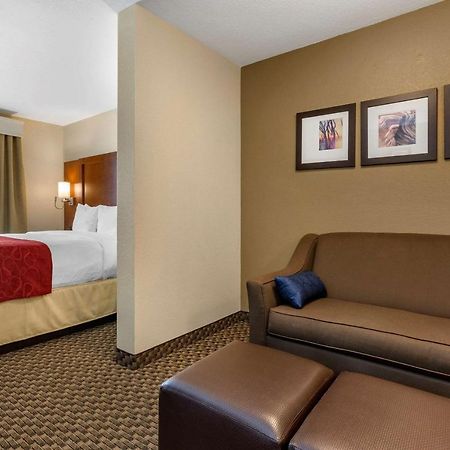 Comfort Suites Phoenix Airport Tempe Bagian luar foto