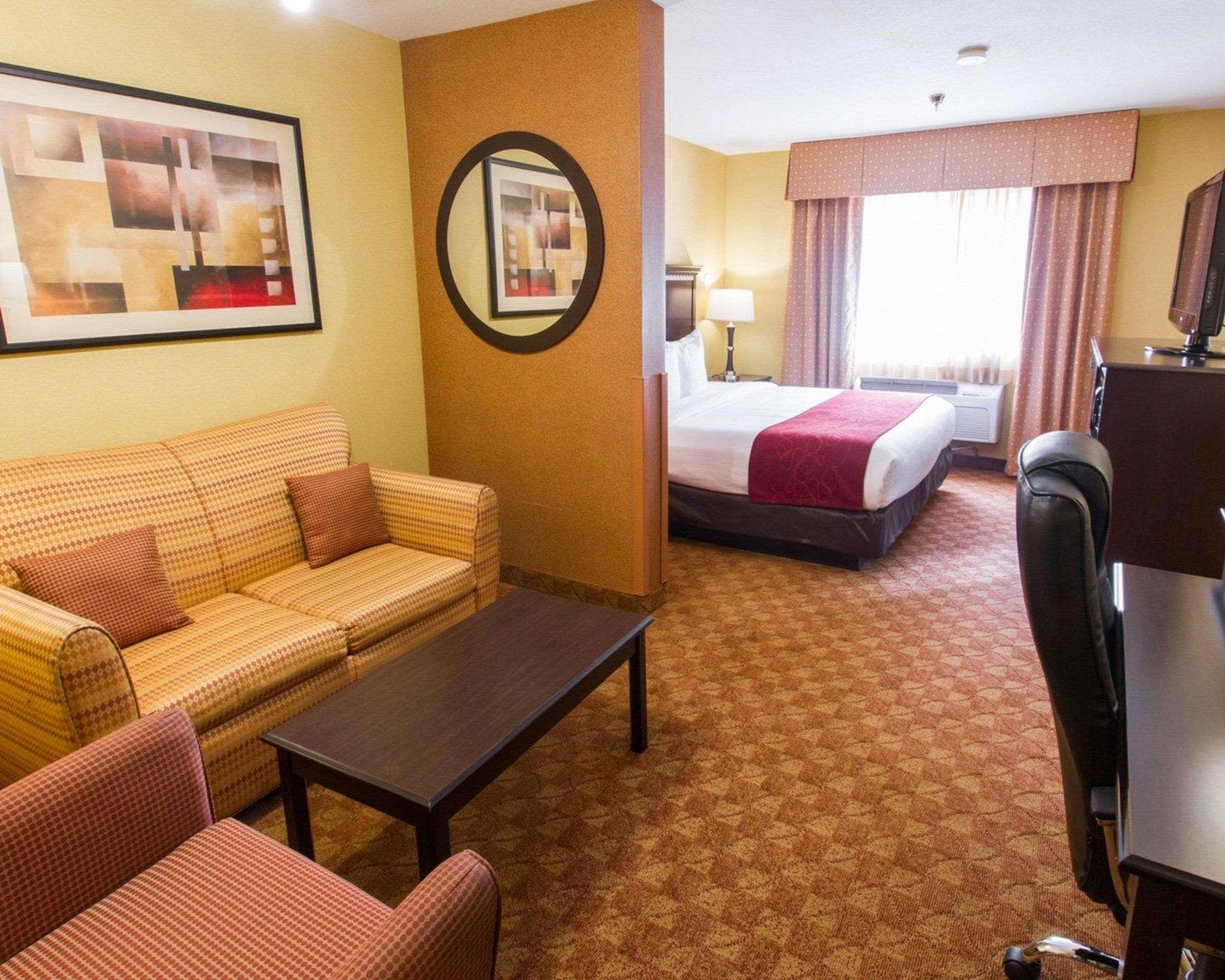 Comfort Suites Phoenix Airport Tempe Bagian luar foto