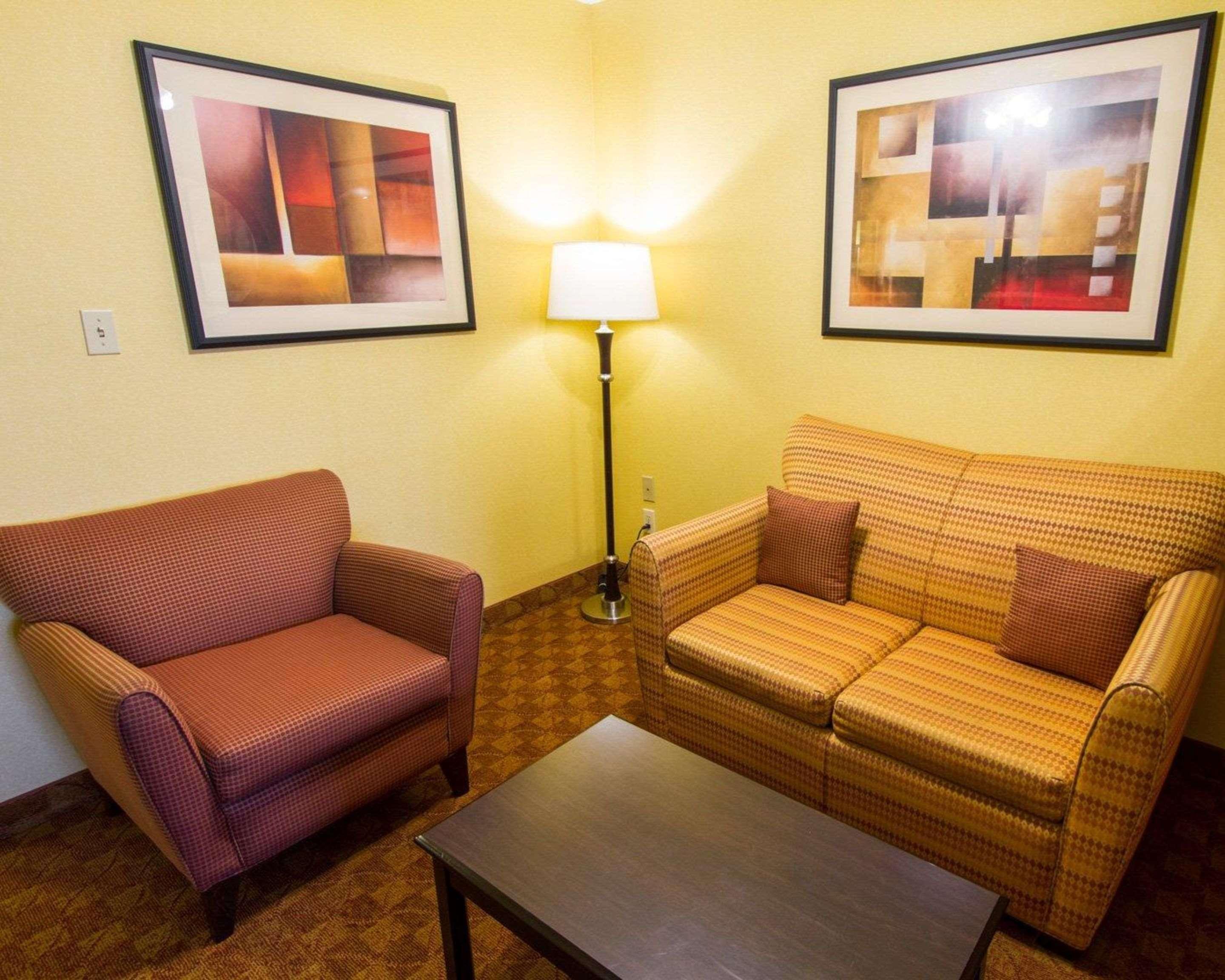 Comfort Suites Phoenix Airport Tempe Bagian luar foto