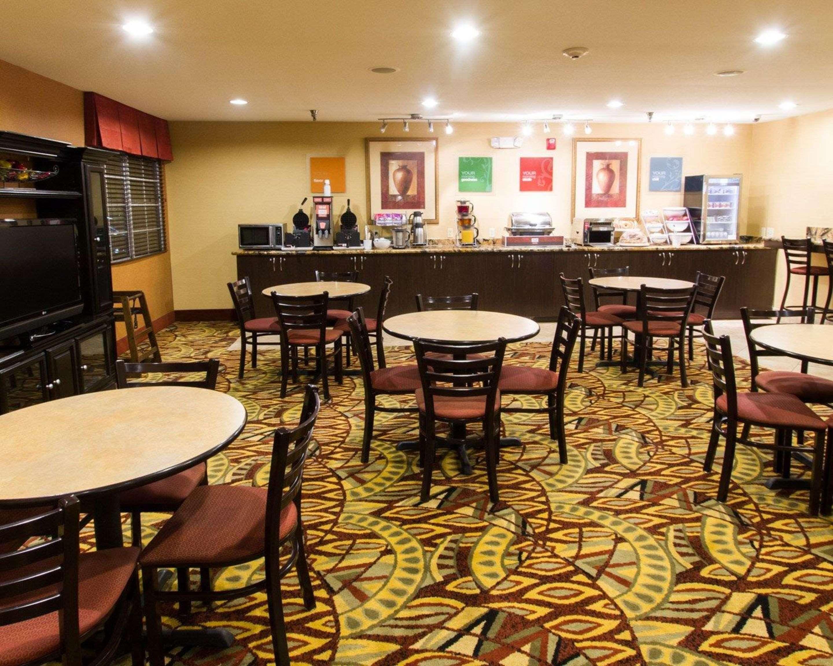 Comfort Suites Phoenix Airport Tempe Bagian luar foto